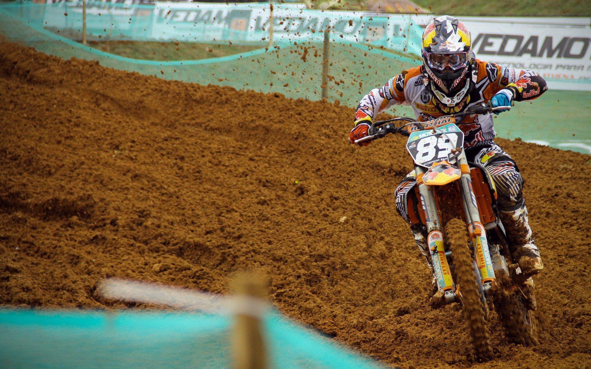 华体会赛事团队：哈曼强调多特终场守胜关键，稳住胜局则批评无声