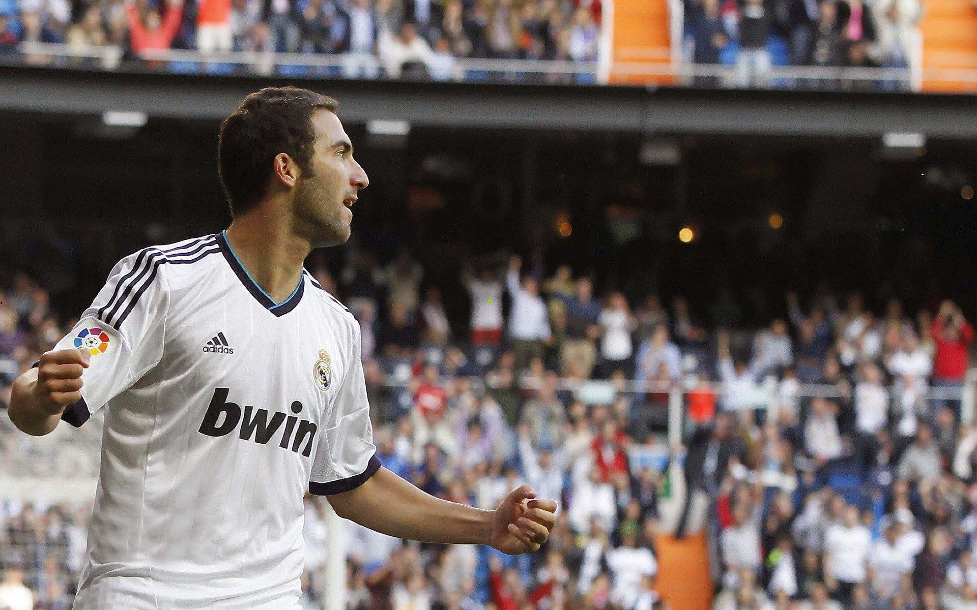 华体会赛事团队|UFC蝇量级王者潘托哈定档12月7日迎第五次卫冕战，传奇之路再续新章